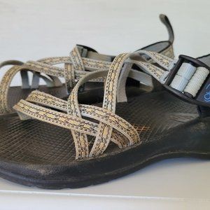 Kids Chacos Size 2